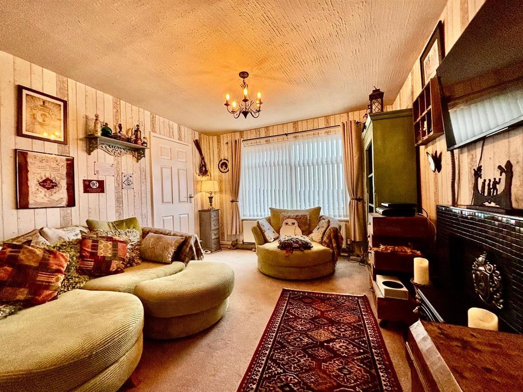 Property photo 2 of 16 Living Room: