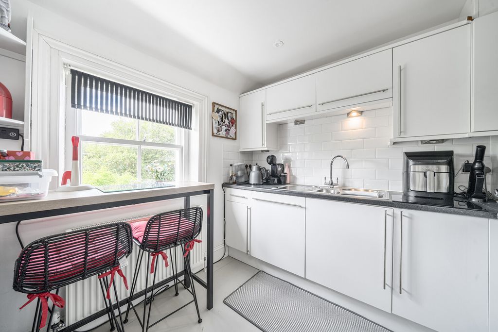 Property photo 3 of 18 1326896-14-6878B8...