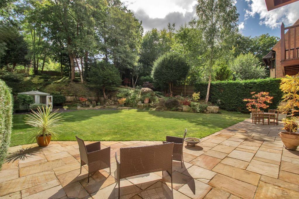 Property photo 2 of 20 Terrace/Garden