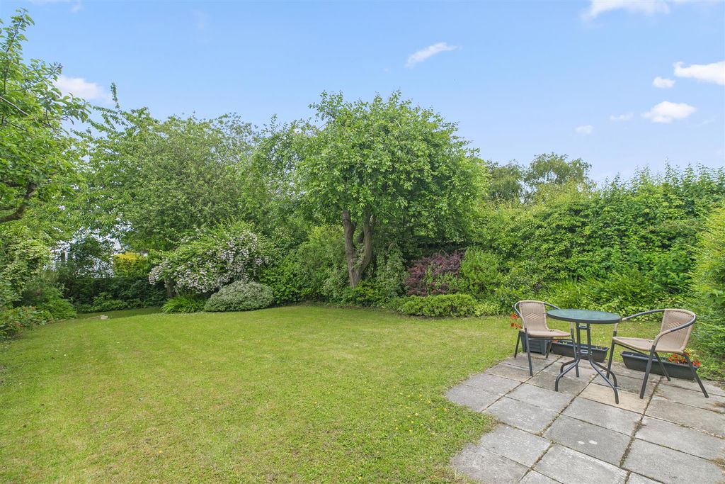 Property photo 2 of 29 Garden