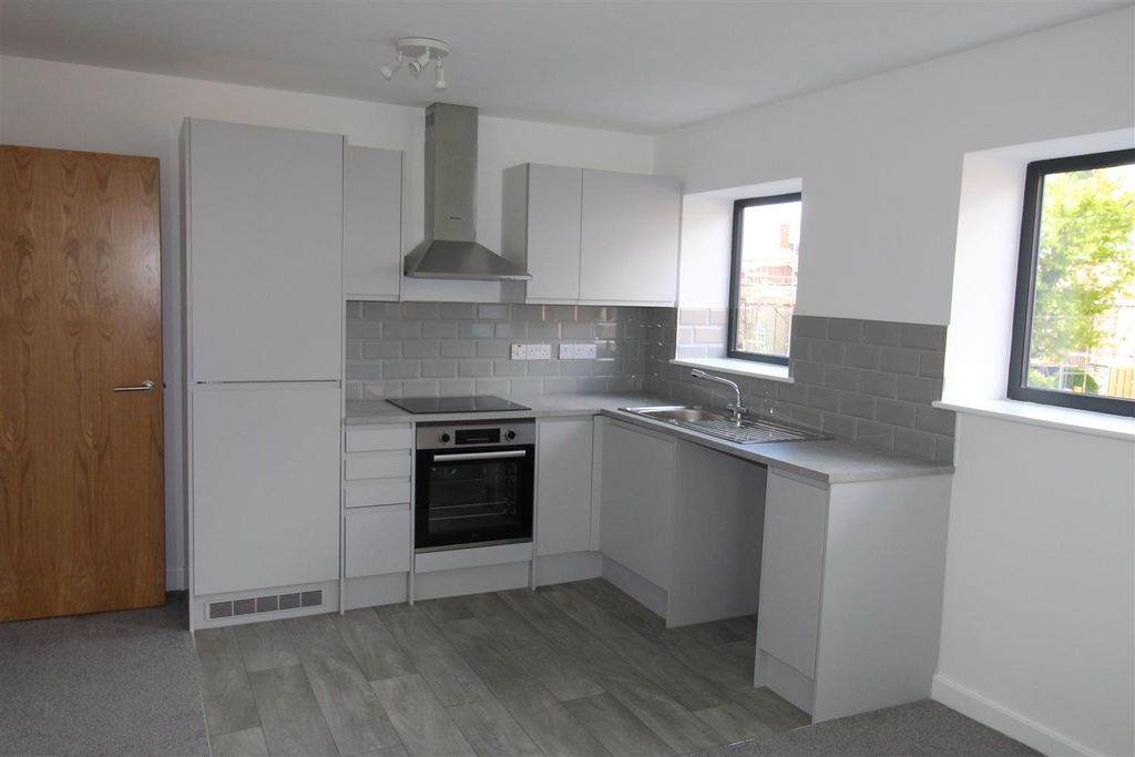 Property photo 2 of 6