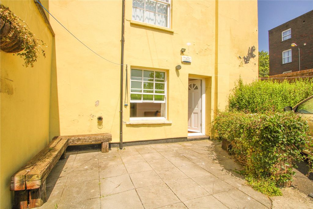 Property photo 1 of 9 Picture No. 06