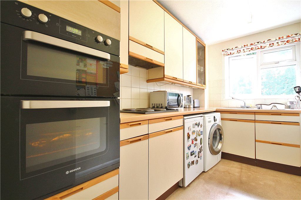 Property photo 3 of 8 Kithcen