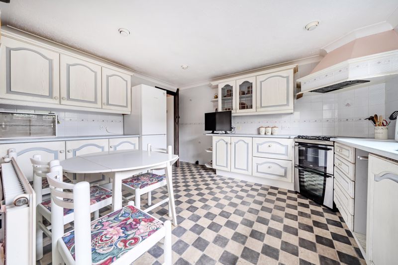 Property photo 3 of 21 Kitchen/Breakfast Room