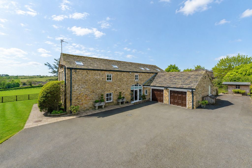 Property photo 2 of 30