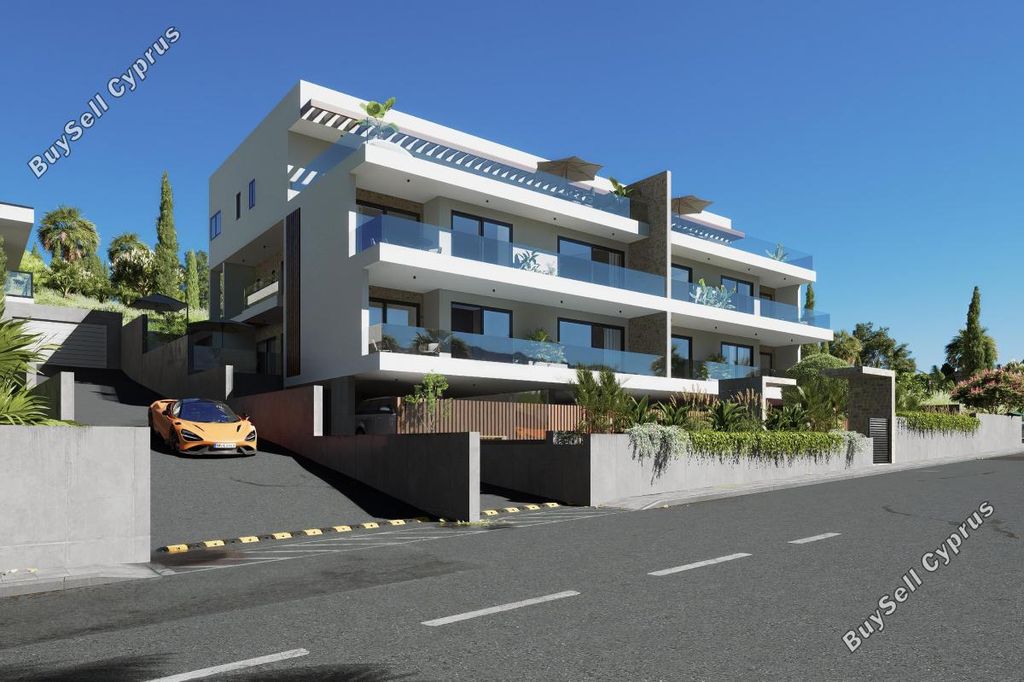 Property photo 2 of 24