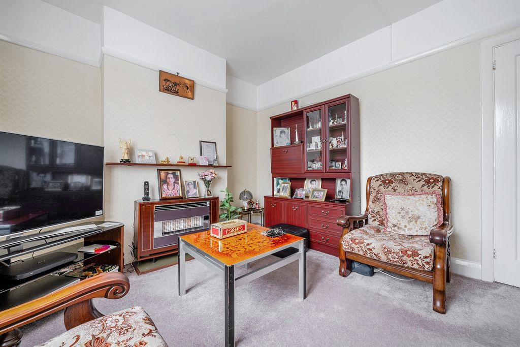 Property photo 2 of 12