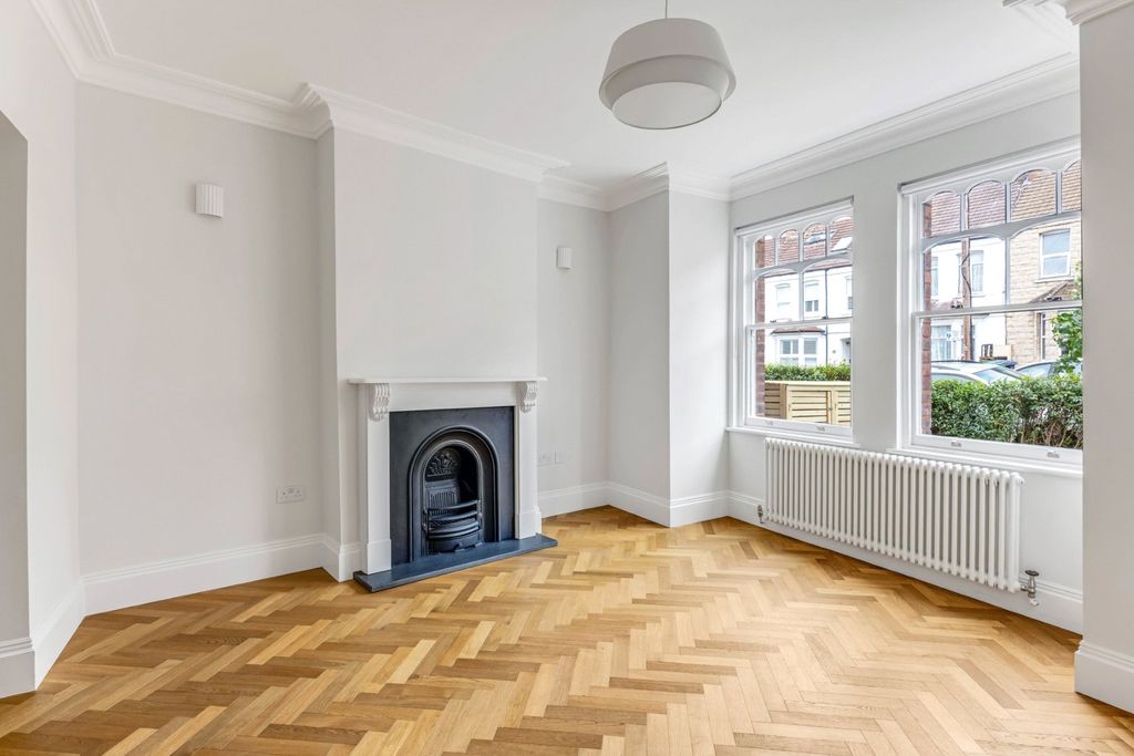 Property photo 2 of 17 Picture No. 04