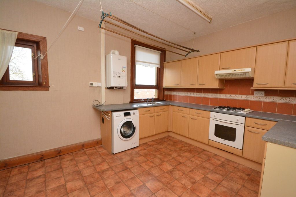 Property photo 3 of 11