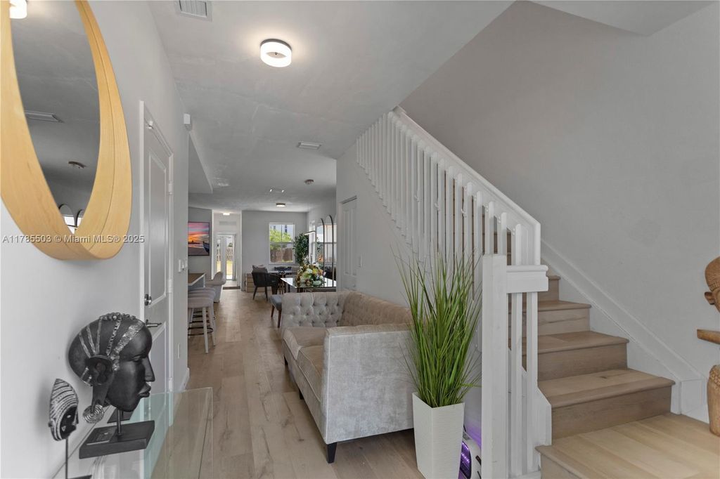 Property photo 3 of 50 <Alttext/>