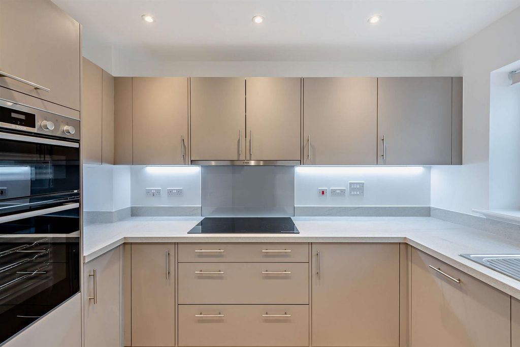 Property photo 3 of 13 Kitchen