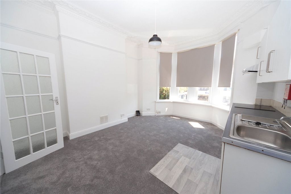 Property photo 2 of 11 Picture No. 12