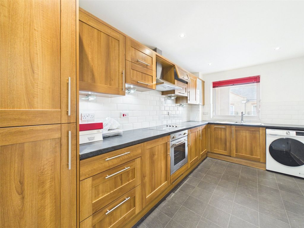 Property photo 2 of 16 Picture No. 25