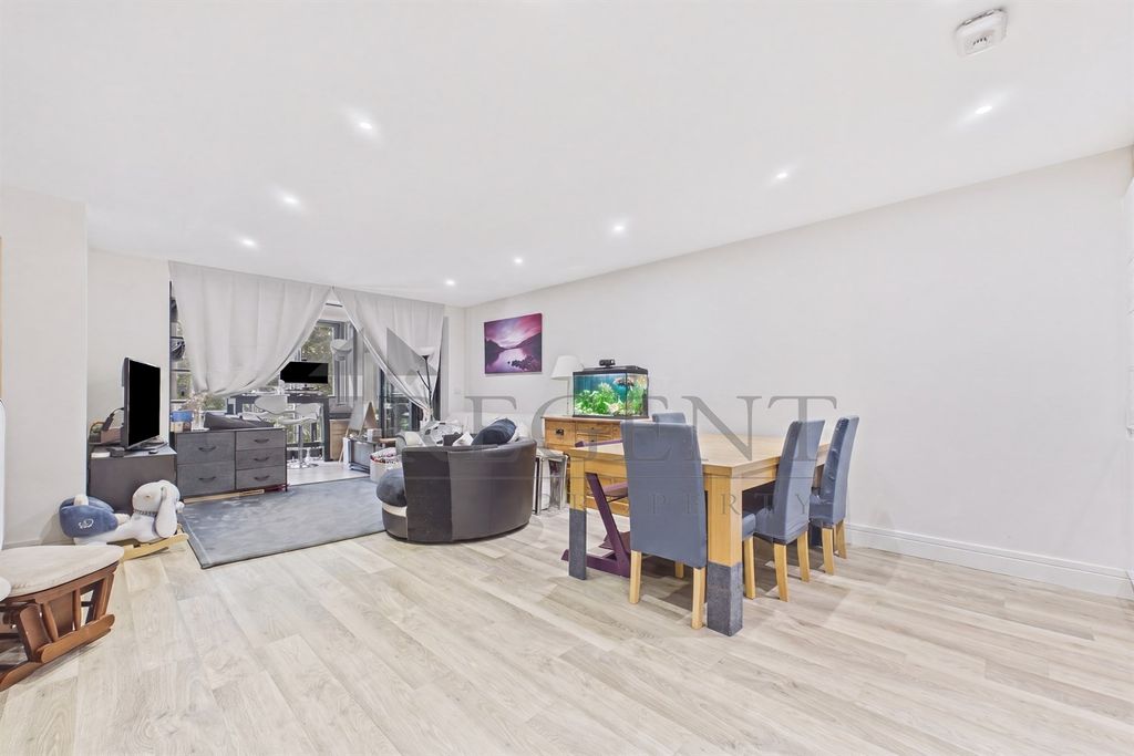 Property photo 1 of 16 (Main)