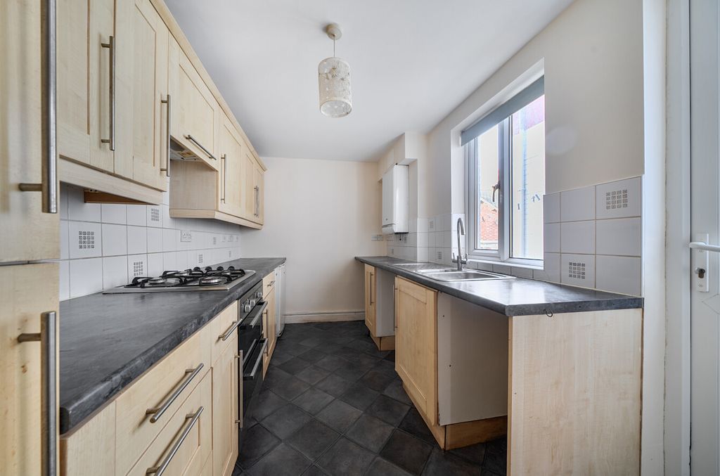 Property photo 3 of 18 3 - 1388756-2-69492Da...