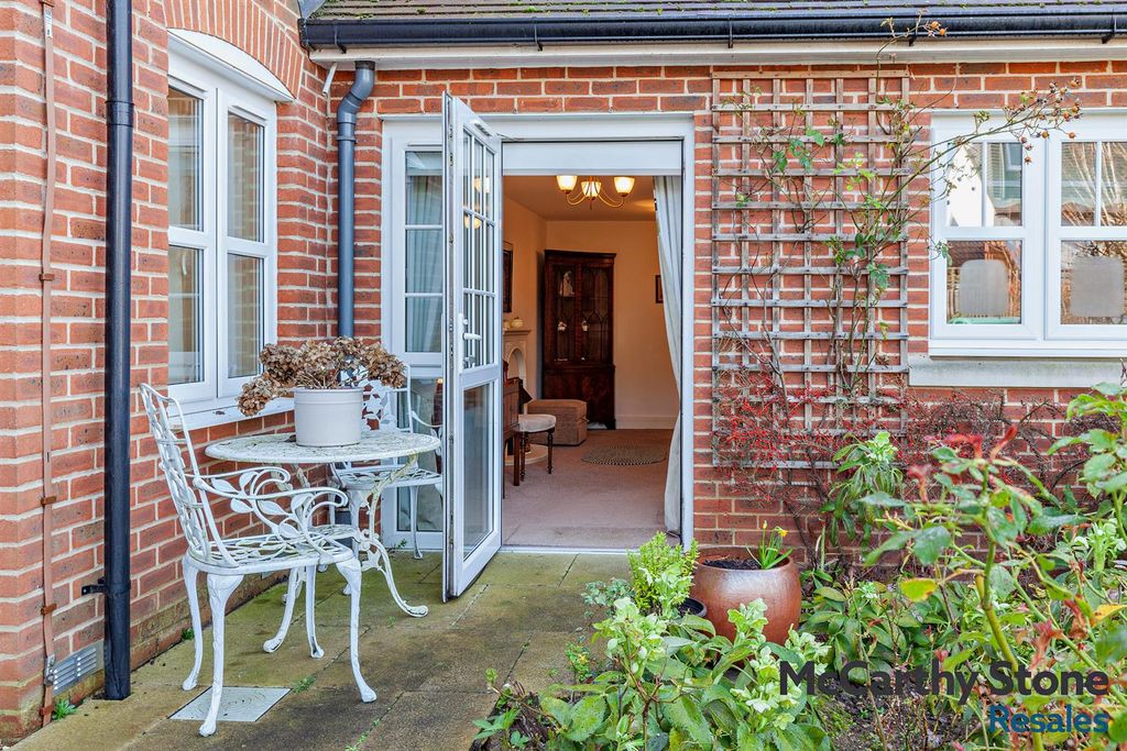 Property photo 1 of 9 8680164-Exterior06-800.Jpg