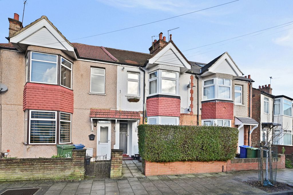 Property photo 1 of 11 4