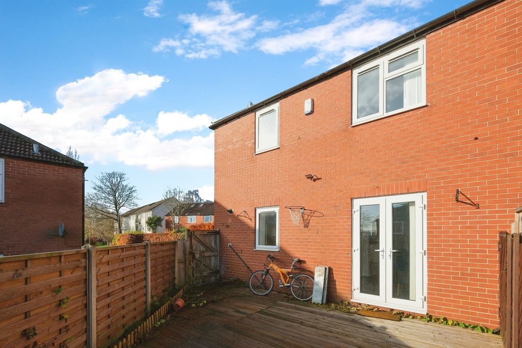 Property photo 2 of 16