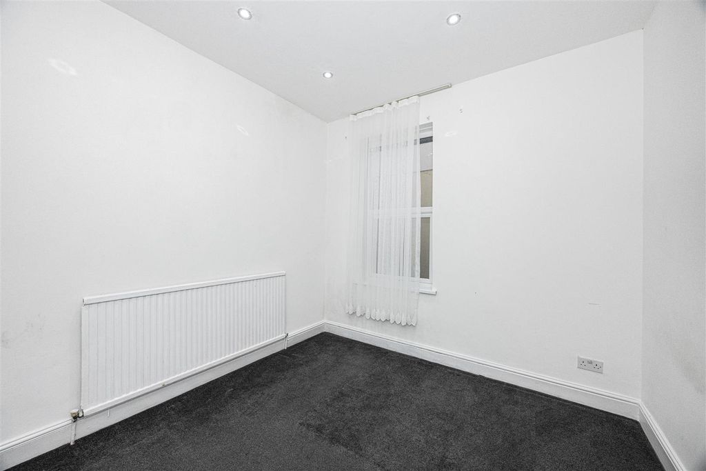 Property photo 3 of 14 1