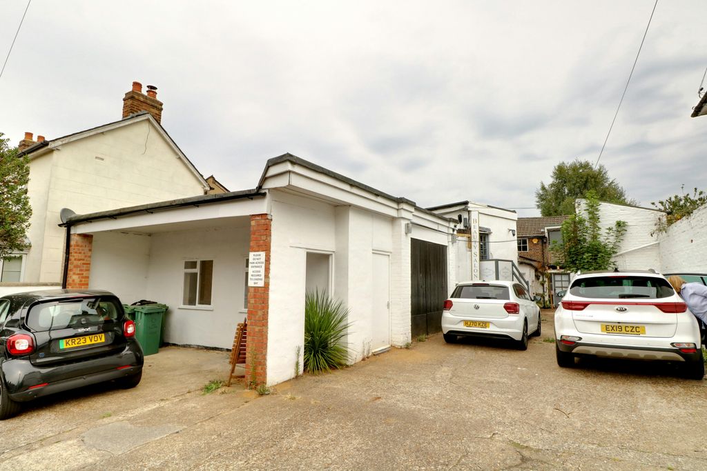 Property photo 1 of 7 Ext.Jpg