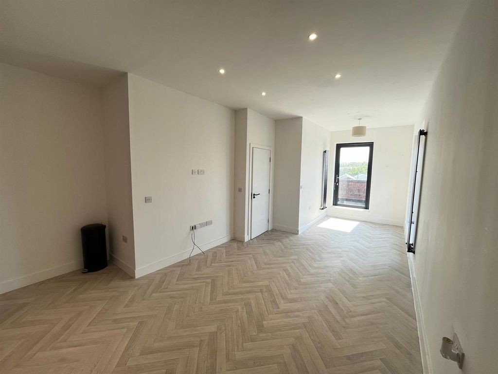 Property photo 3 of 7 Photo 27-04-2026, 1 02 09 Pm.Jpg