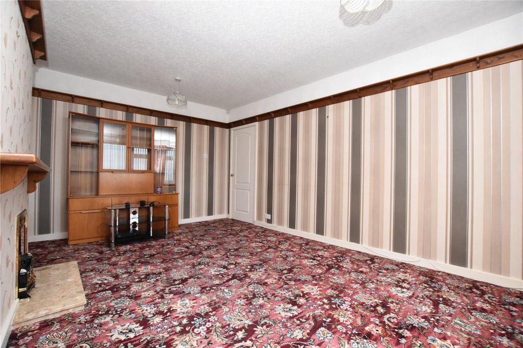 Property photo 2 of 27 Picture No. 09