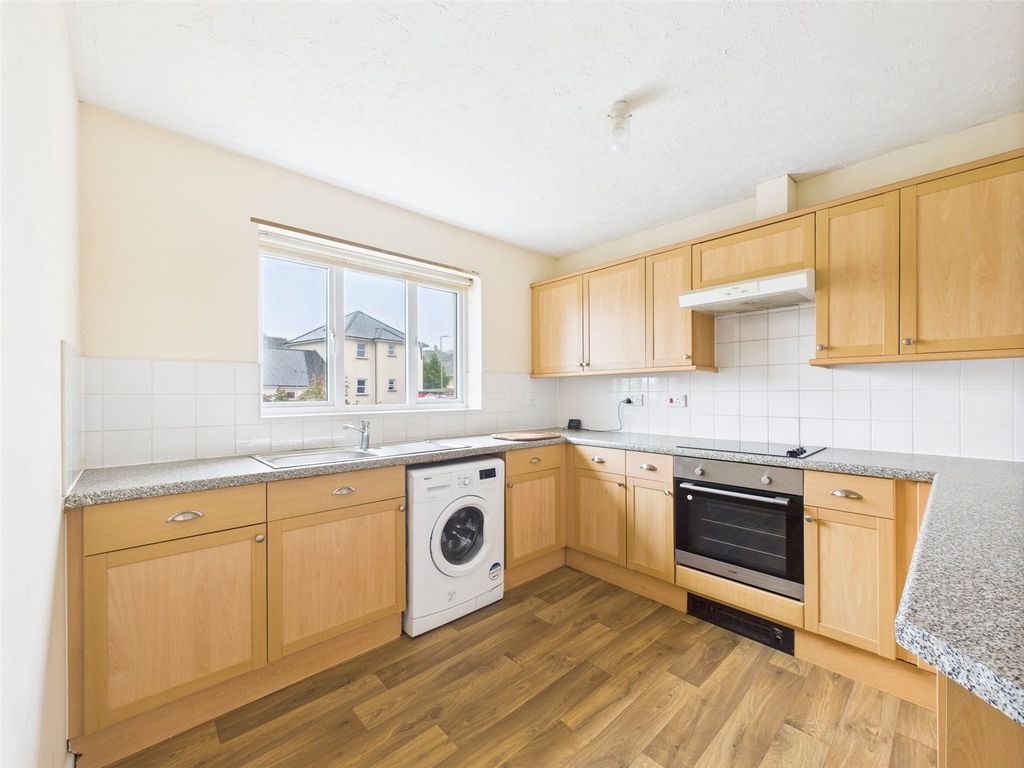 Property photo 2 of 10 Kitchen