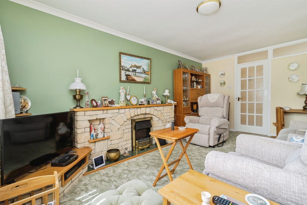 Property photo 3 of 16