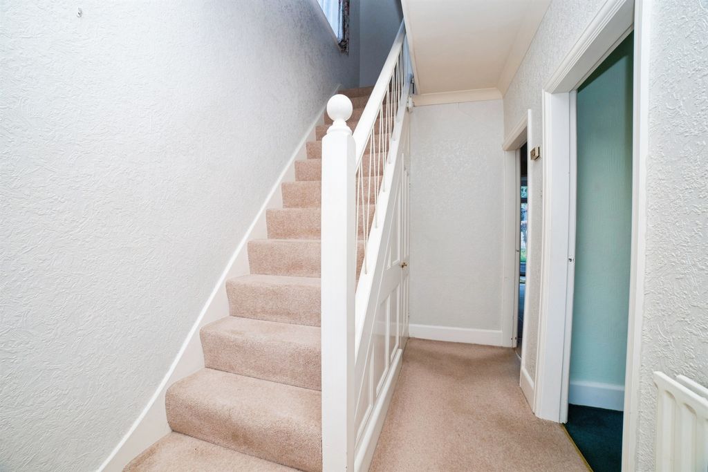 Property photo 2 of 22