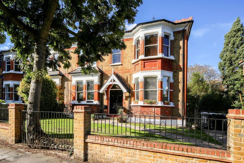 Property photo 1 of 9 Ph20_978401_Edite...