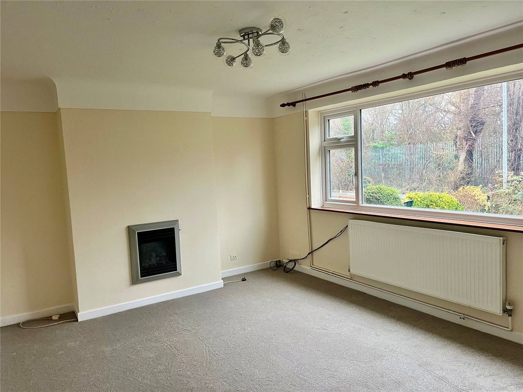 Property photo 3 of 10 Lounge