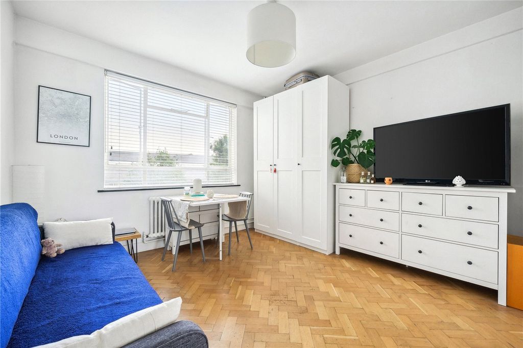 Property photo 1 of 9 Studio Room