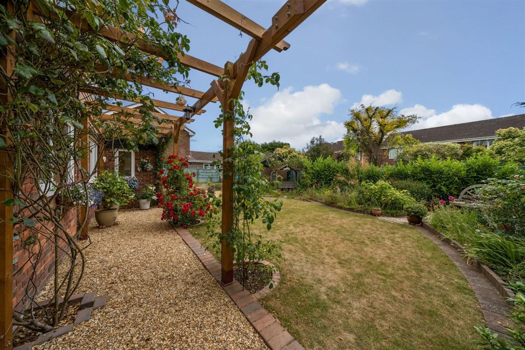 Property photo 3 of 17