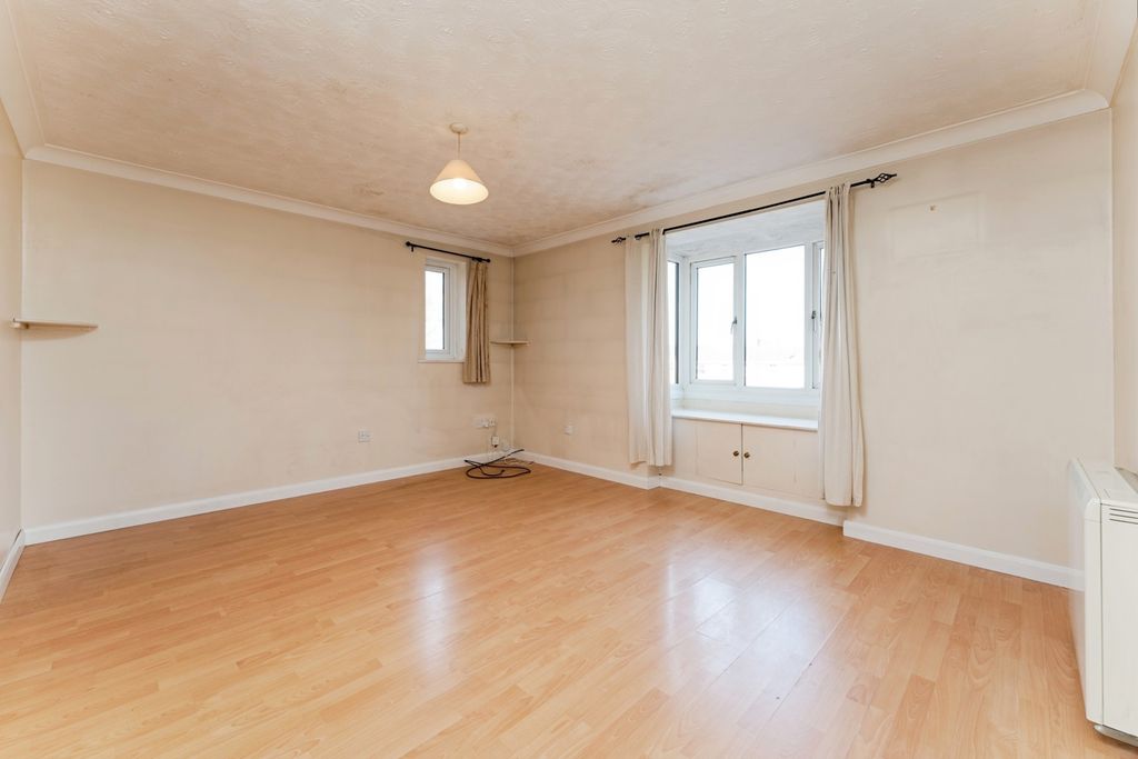 Property photo 3 of 18 Photo