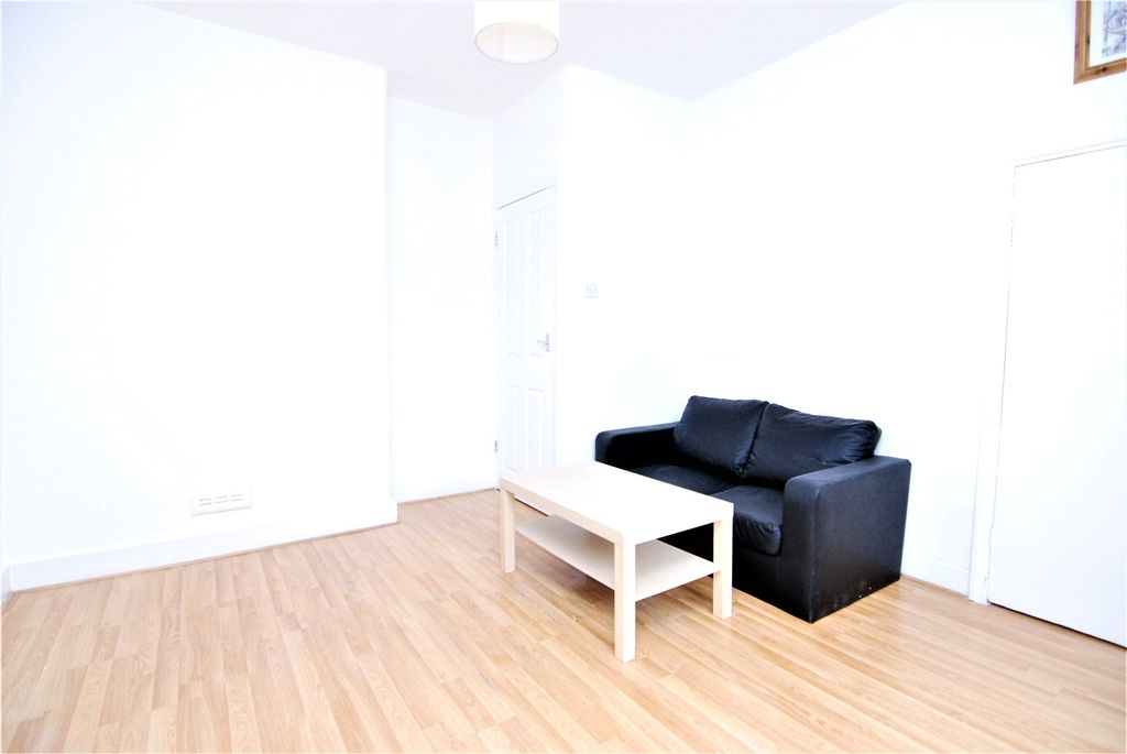 Property photo 3 of 8 Picture No. 06