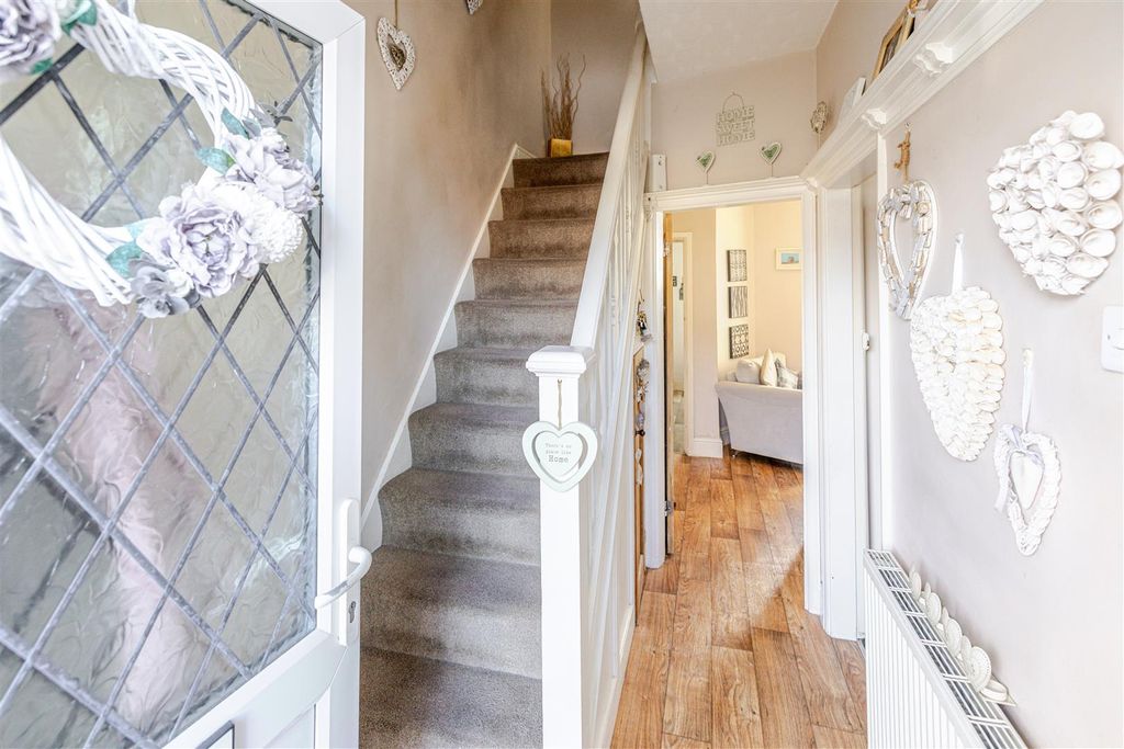 Property photo 2 of 30 Hallway