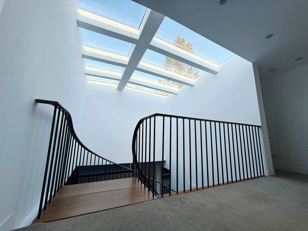 Property photo 2 of 23 Gallery