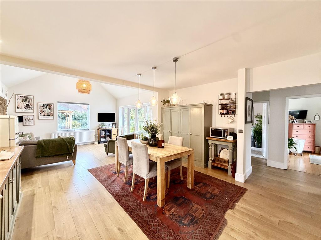 Property photo 2 of 28 2