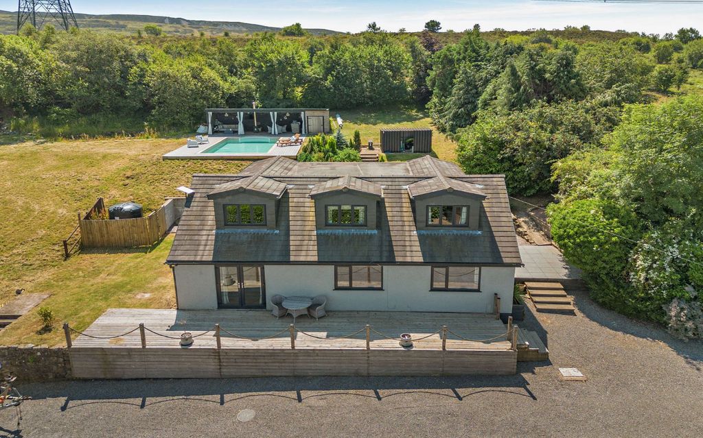 Property photo 1 of 23 Front