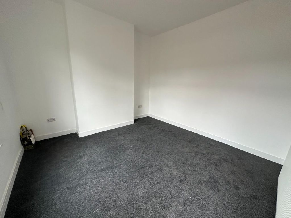 Property photo 2 of 7 Ground Floor Bedroom