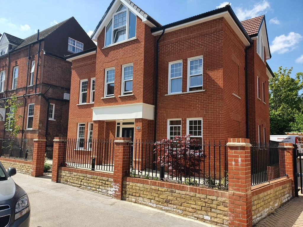 Property photo 1 of 8