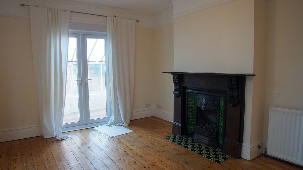 Property photo 3 of 11 Dining Room