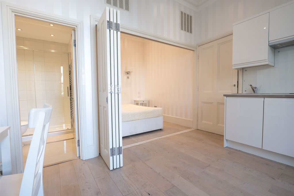 Property photo 2 of 6 Gallery