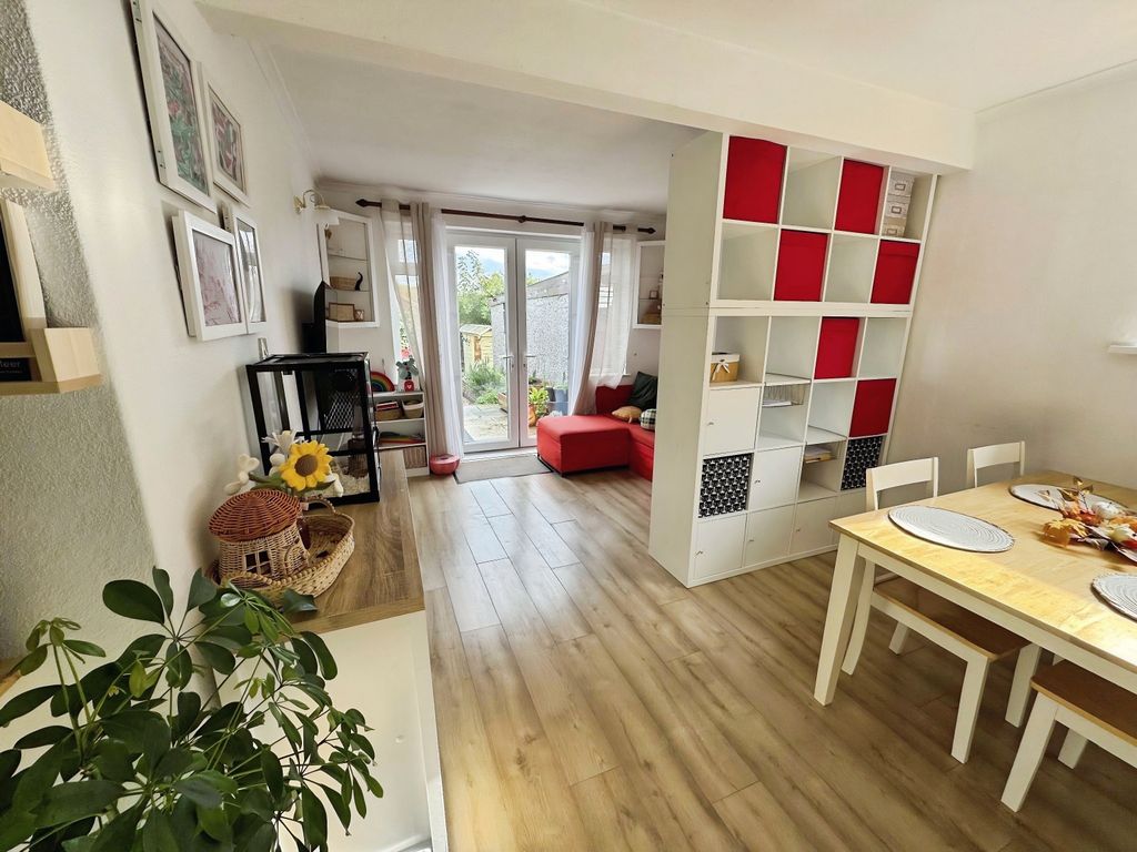 Property photo 3 of 13 1A9A58c6-c70553E1-E210-4195-Ae8c-4Cf25148Ed8c