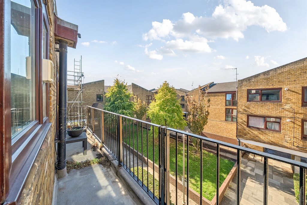 Property photo 3 of 10