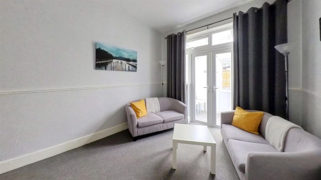 Property photo 2 of 11 209-Francis-Avenue-Bedroom 1.Jpg