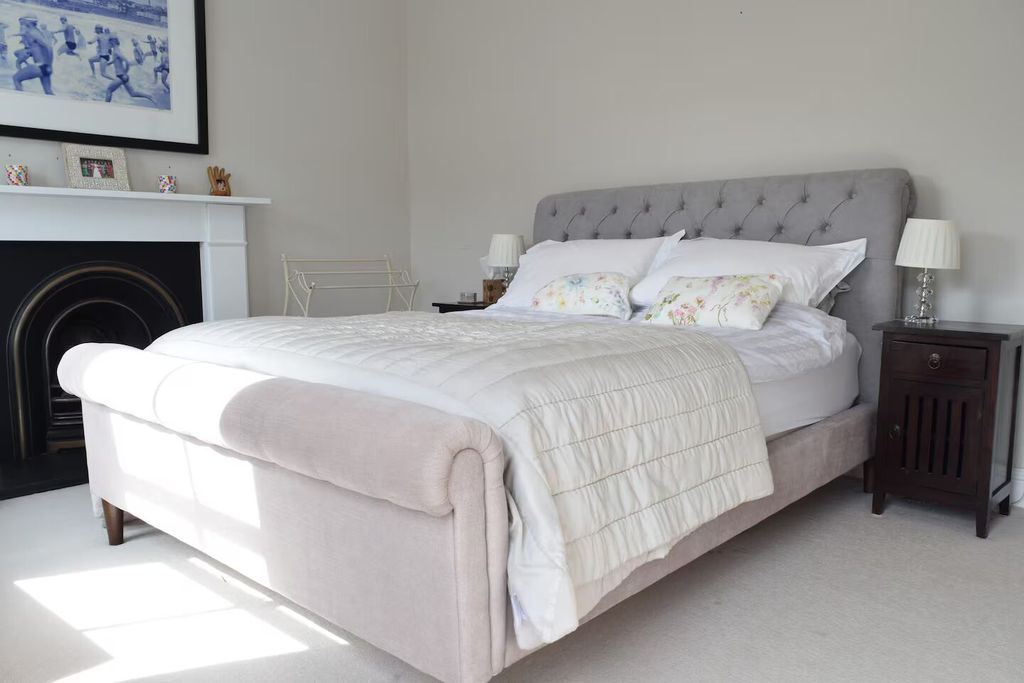 Property photo 2 of 32