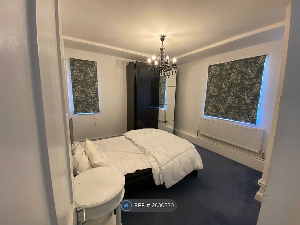 Property photo 1 of 6 Bedroom