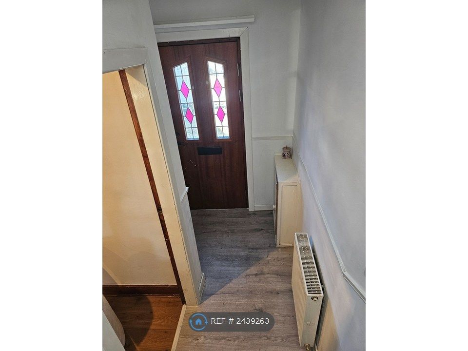 Property photo 2 of 33