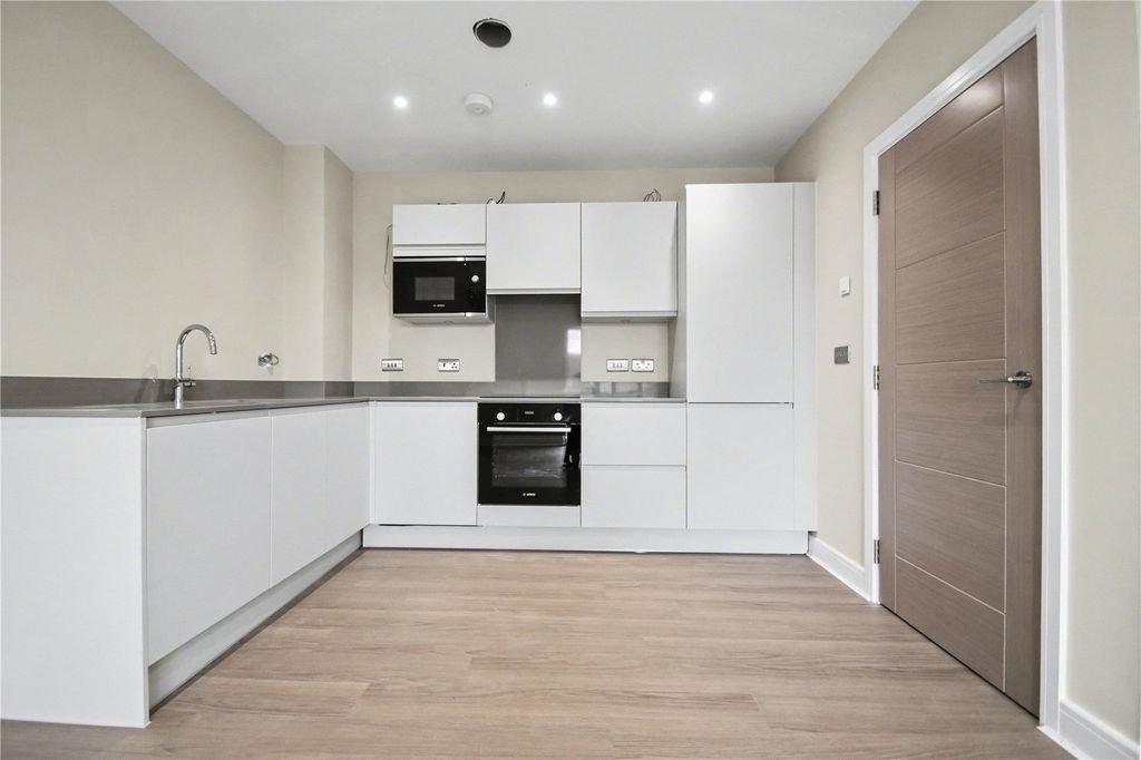 Property photo 3 of 14 Picture No. 11